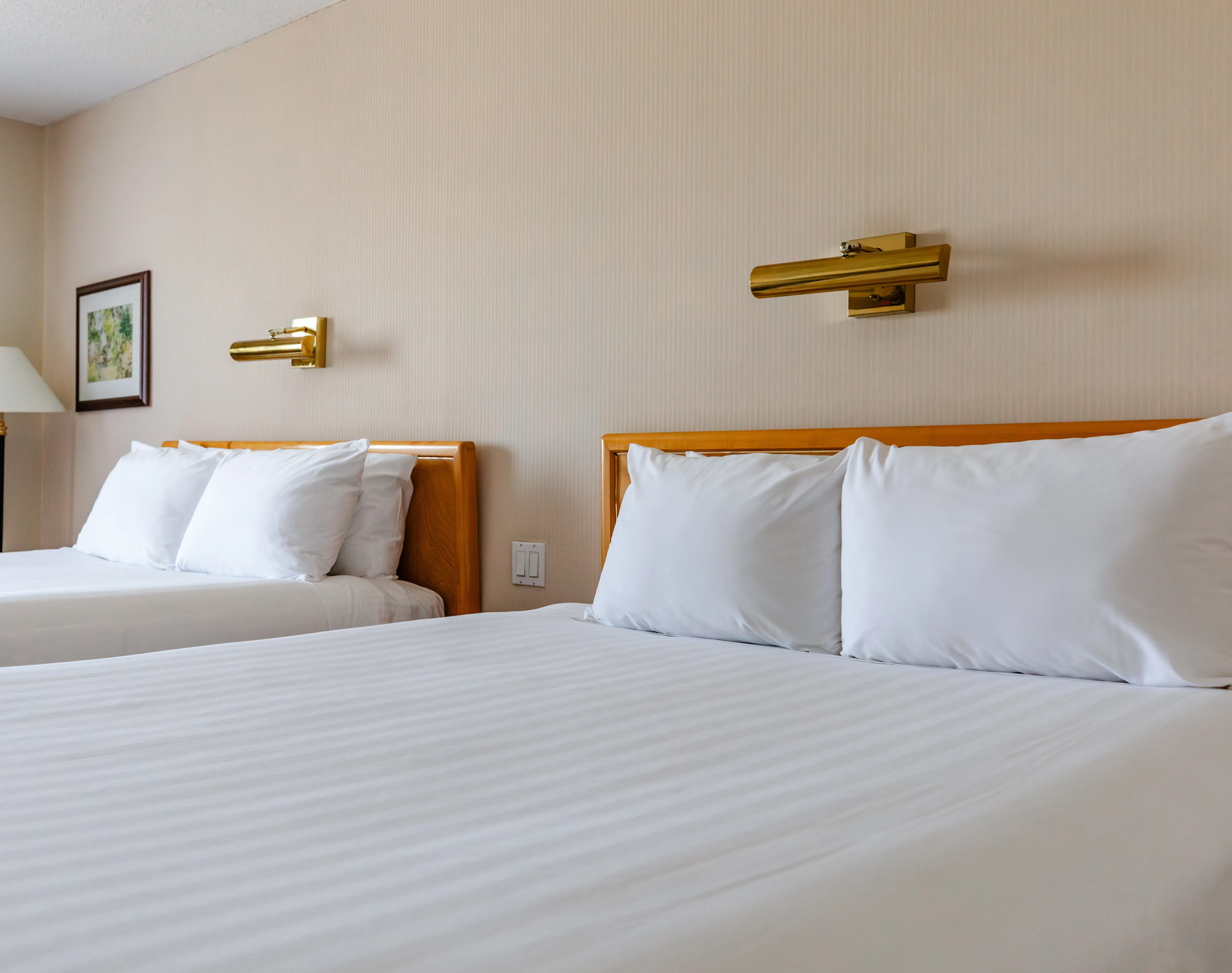 Hotels Gouverneur Trois Rivieres Chambre Classique 2 Lits Doubles Vue Ensemble Vers Fenetre®EAQ Marieannegaudreault