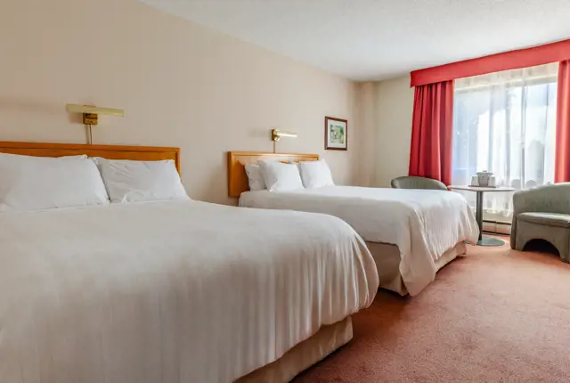 Hotels Gouverneur Trois Rivieres Classic Room 2 Queen Beds Window View®EAQ Marieannegaudreault