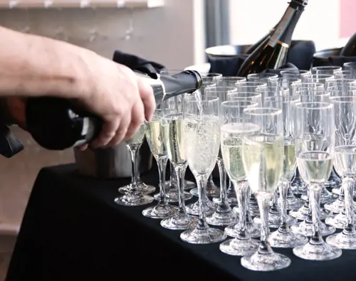 evenement Hôtels Gouverneur Trois-Rivières service verres de champagne