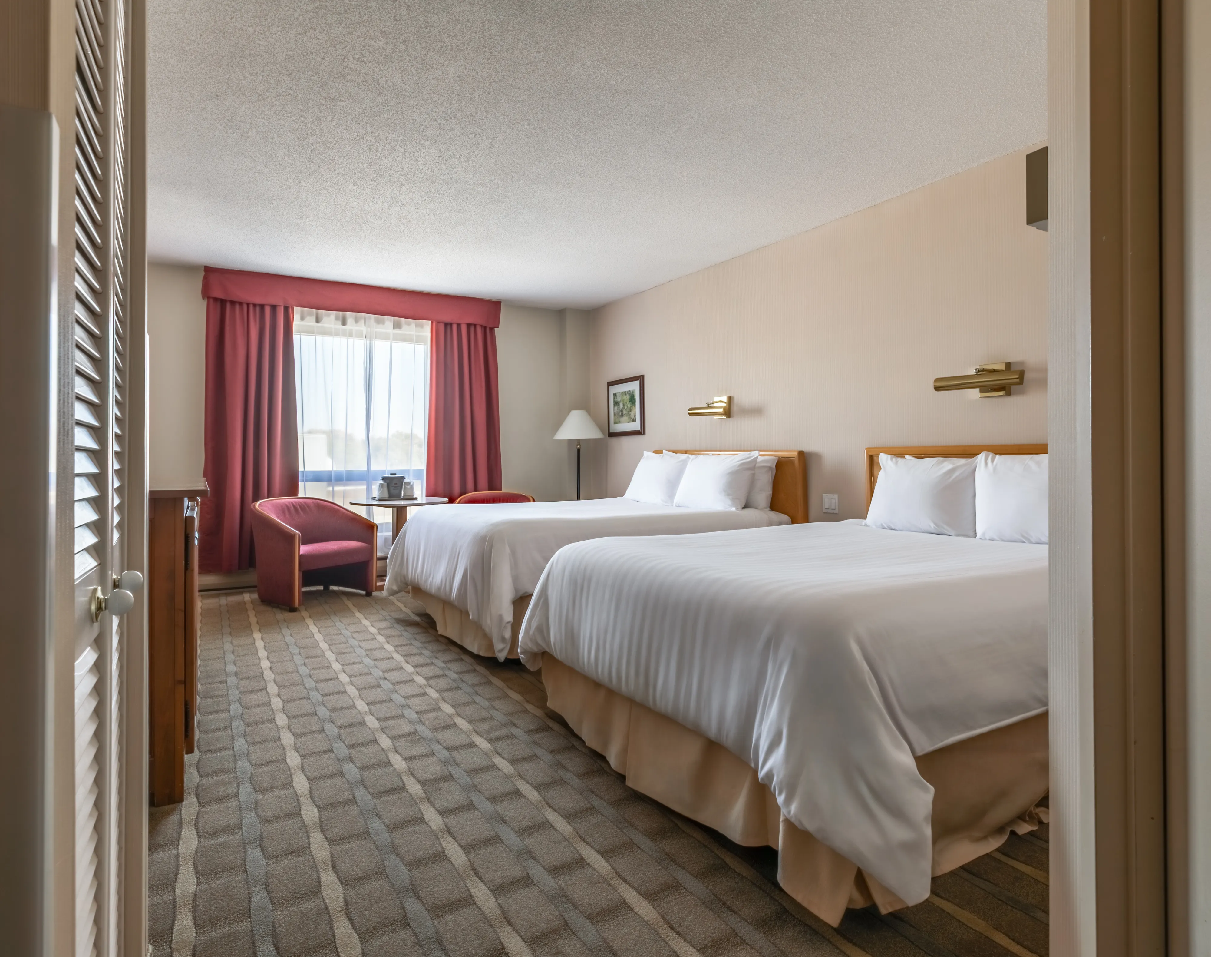 Hotels Gouverneur Trois Rivieres Business Room 2 Queen Beds Window View®EAQ Marieannegaudreault