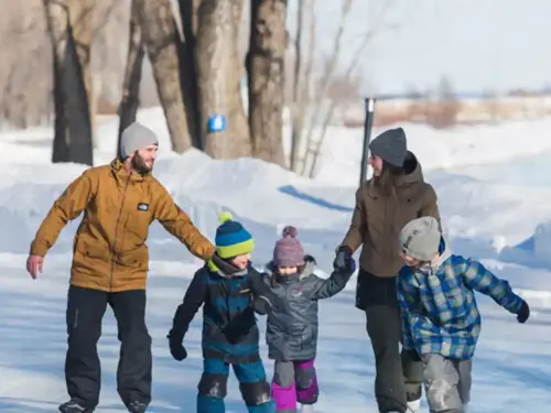 Hôtels-Gouverneur-Trois-Rivières-ile-saint-quentin-hiver-famille-tourime-trois-rivieres