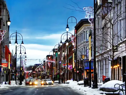 Hôtels-Gouverneur-Trois-Rivières- centre-ville-hiver-rue-des-forges