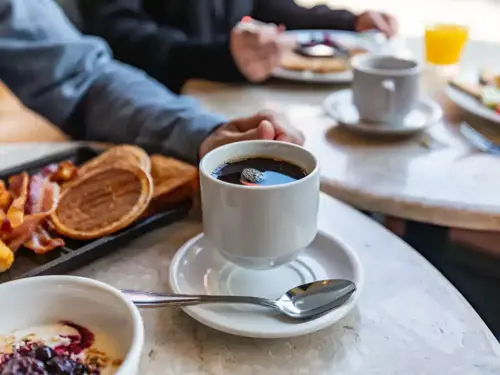 Hôtels-Gouverneur-Trois-Rivières-dejeuner-café